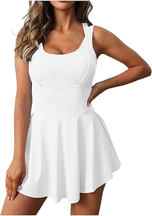 Tenniskleid mit integrierten Shorts und Taschen. Ärmelloses 2-in-1-Sport-Tenniskleid für Damen